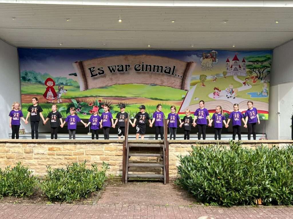 Märchenwoche mit den ‚Dance Monkeys‘