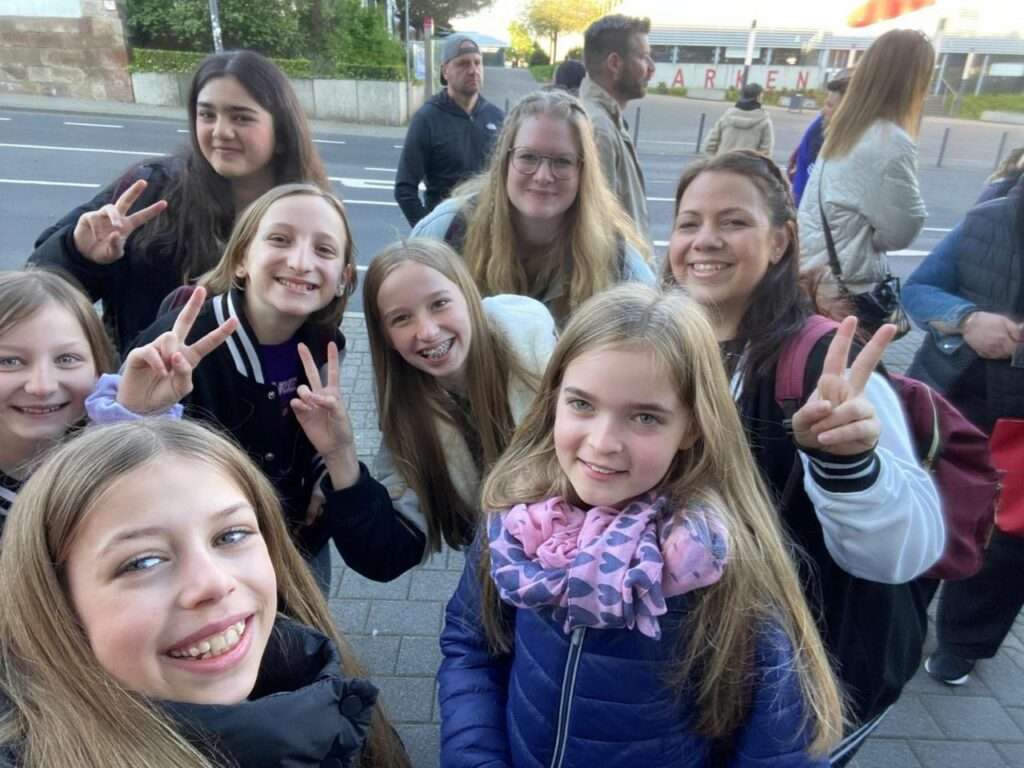 ‚Dance Monkeys‘ on Tour