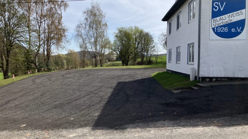 Parkplatz endlich befestigt